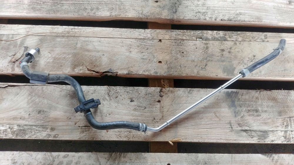 AUDI POTRUBIE PALIVA 04E133723BS