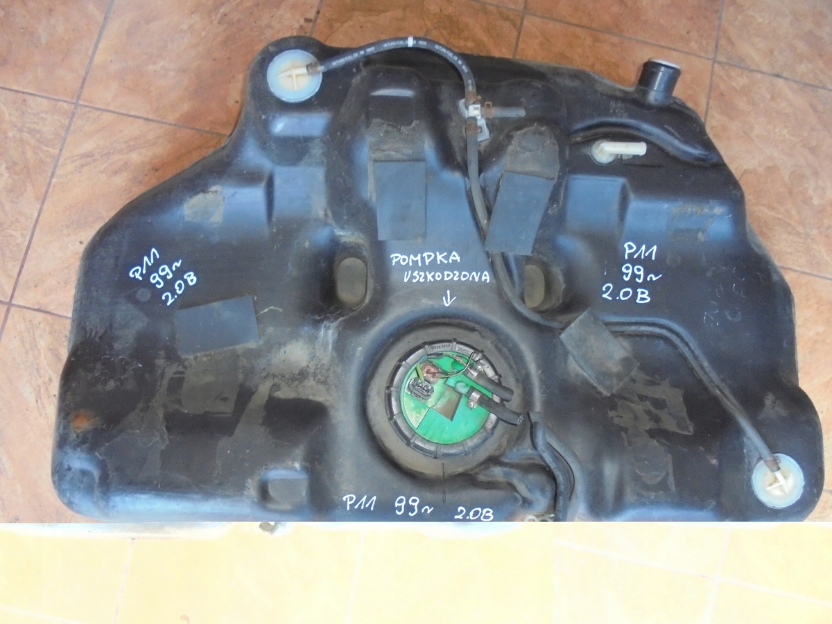 BAK TANK NISSAN P11 2,0 B