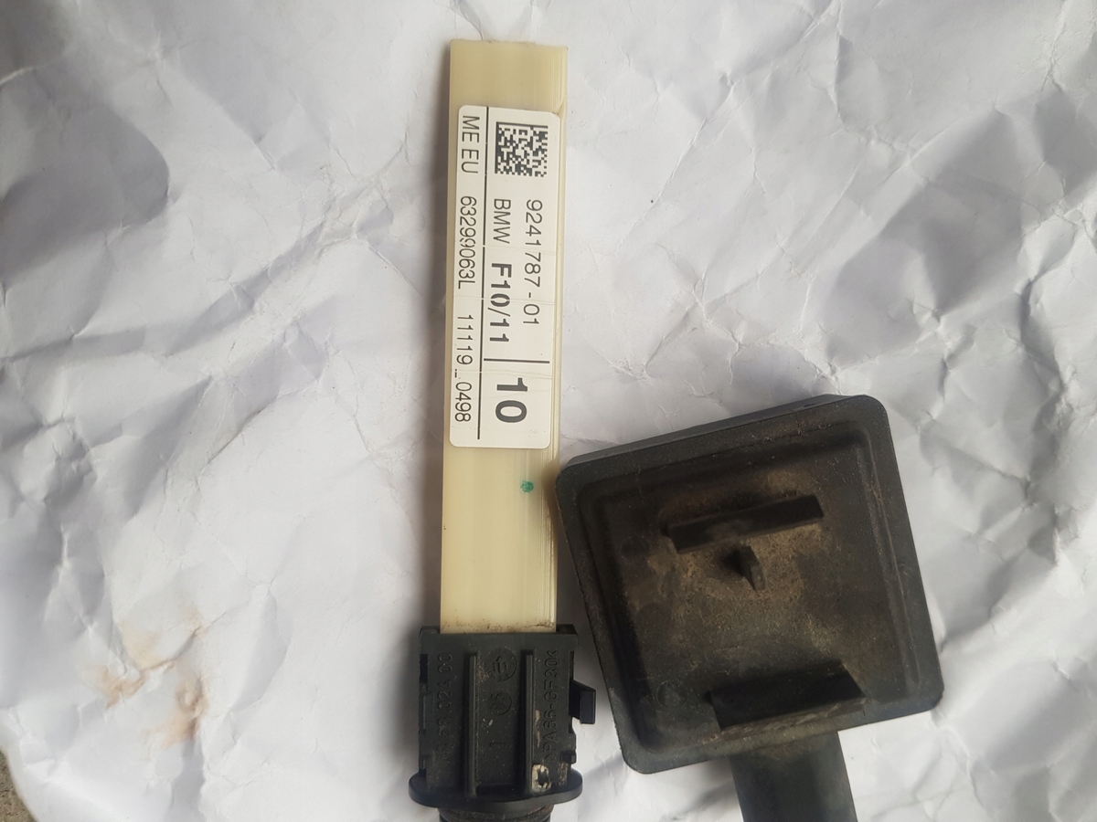 SNÍMAČ na ochranu chodcov BMW F10 F11 9241787-01
