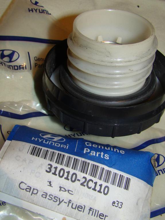 KRYT NÁPLNE PRE HYUNDAI COUPE 31010-2C110 ORIGINÁL
