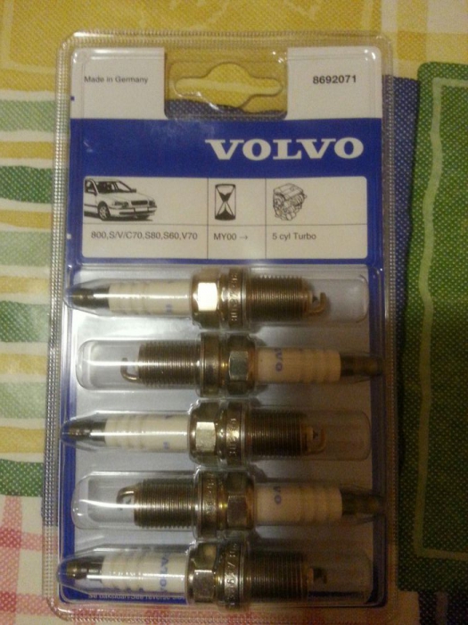 Originálne sviečky Volvo 8692071