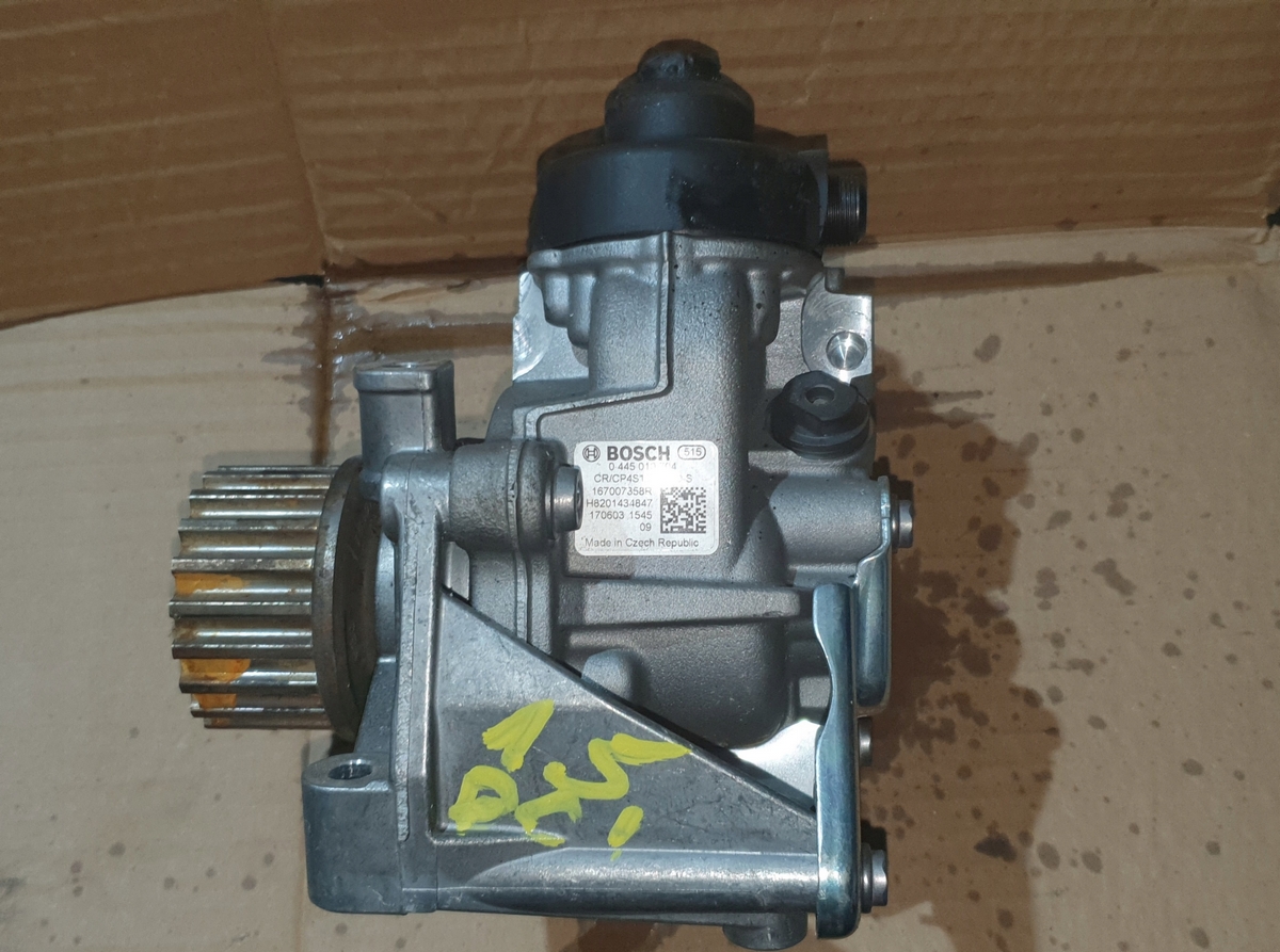 VSTREKOVACIE ČERPADLO 0445010704 H8201434847 1,5 DCI