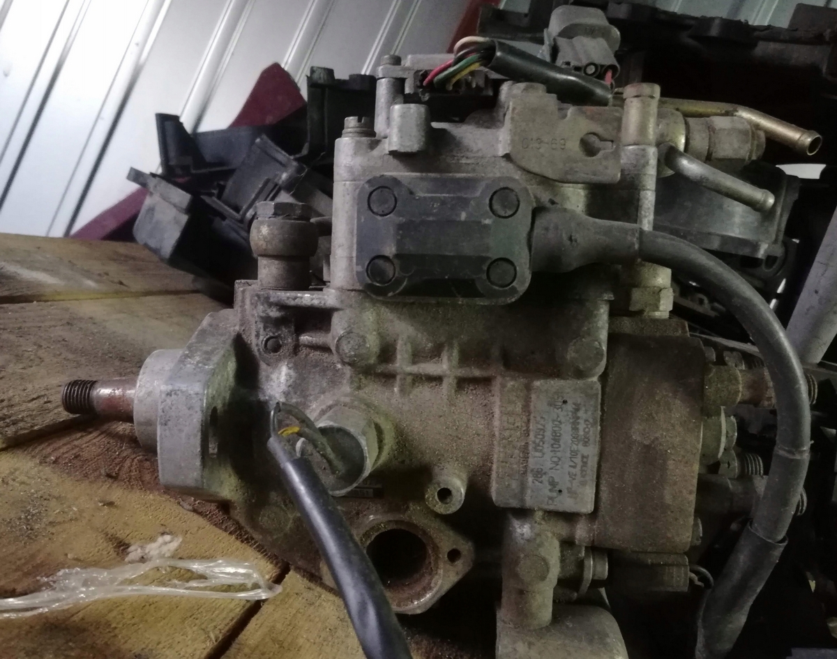 VSTREKOVACIE ČERPADLO MITSUBISHI PAJERO II 2,5 MR577077