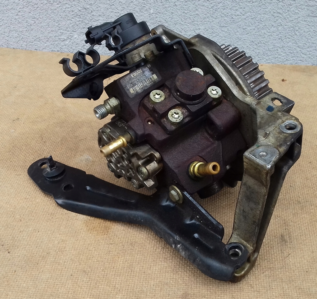 VSTREKOVACIE ČERPADLO PEUGEOT CITROEN FORD 04450101102