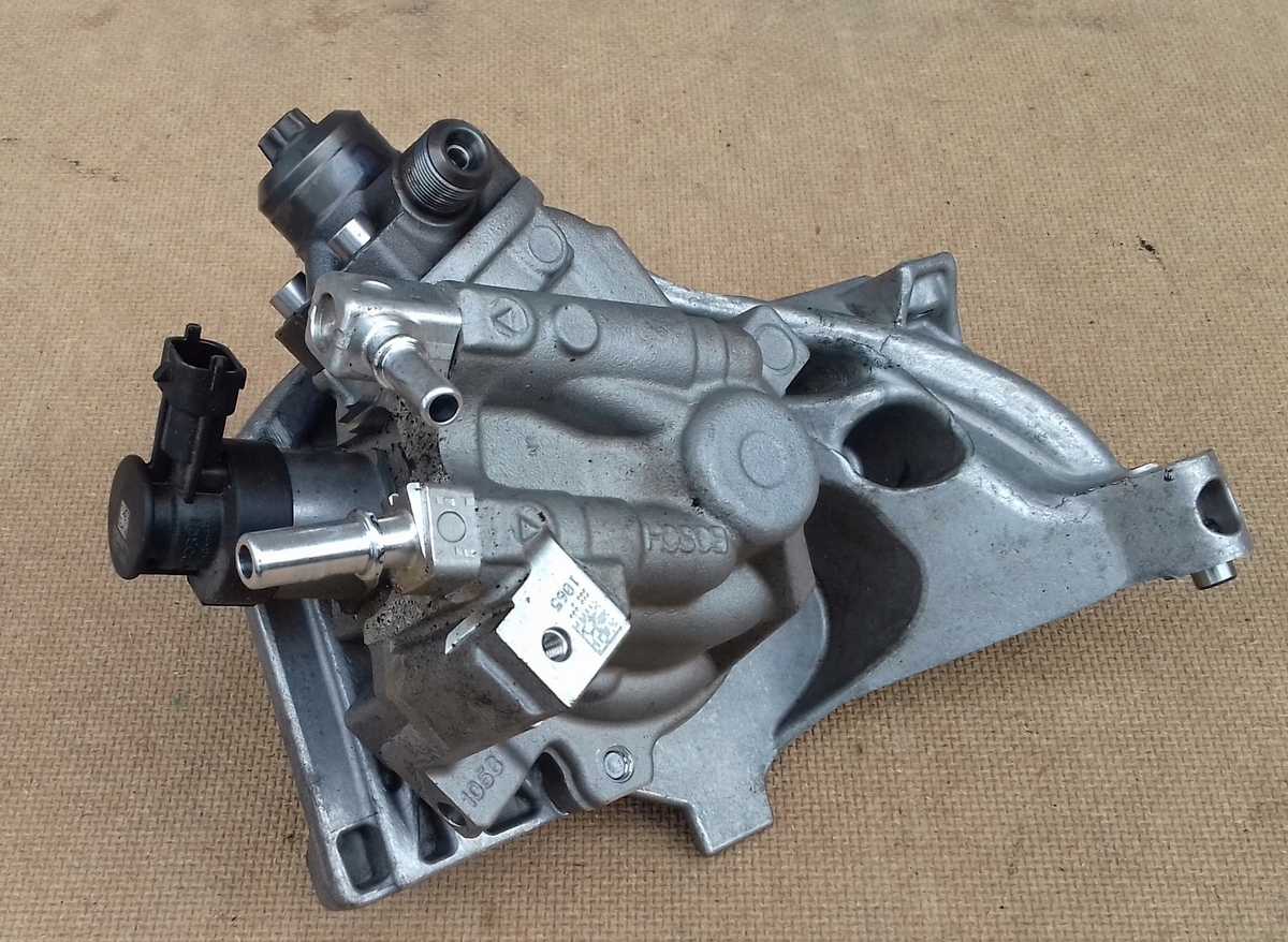 VSTREKOVACIE ČERPADLO PEUGEOT CITROEN FORD 0445010592