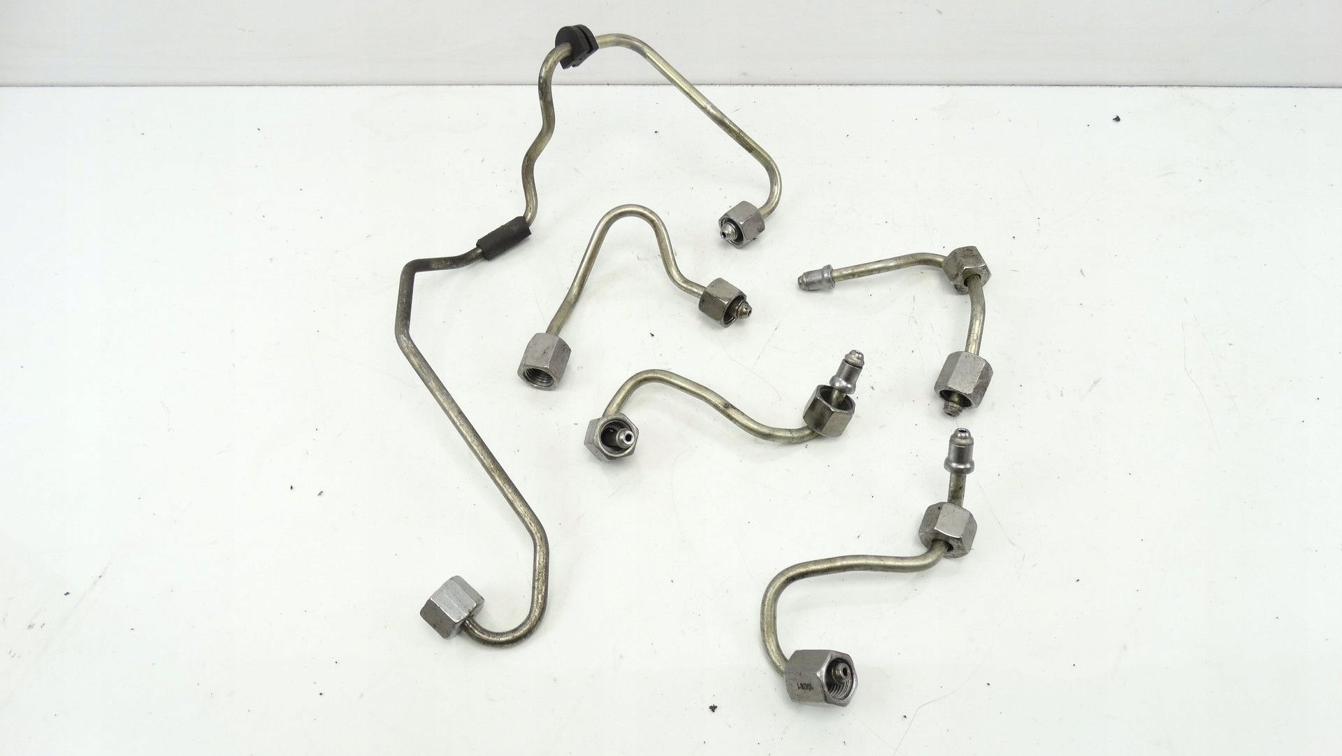 VSTREKOVACIE TRUBKY PALIVA BMW E90 2.0D 05-12