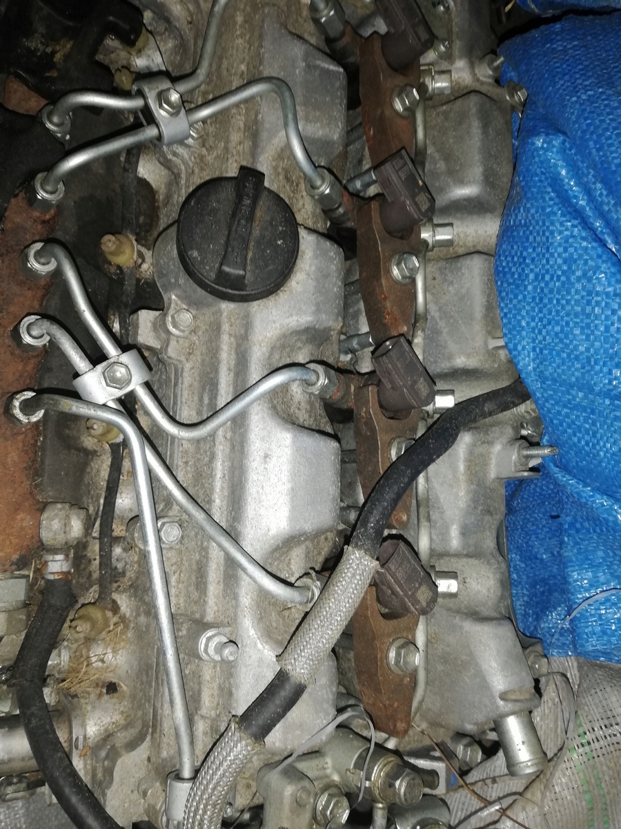 Vstrekovač Toyota Rav4 d4d 06-12r