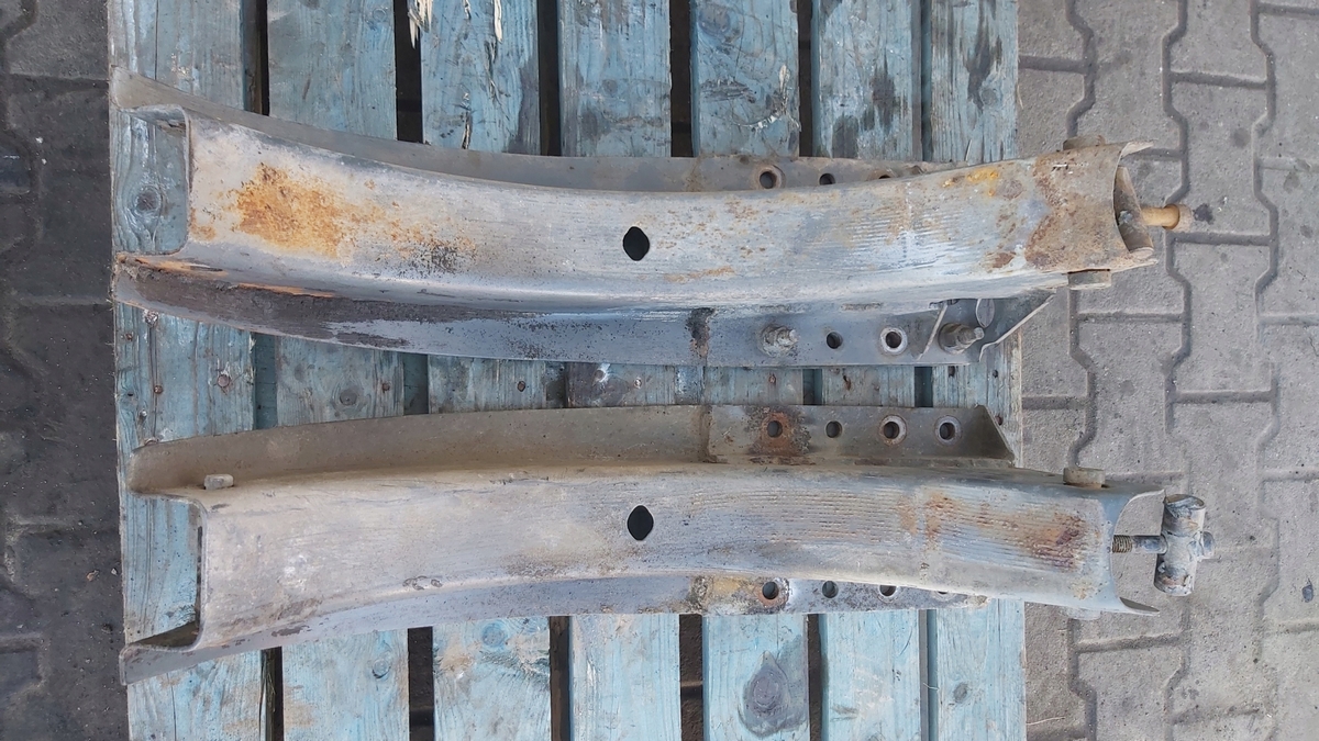 DRŽIAK NÁDRŽE NA VOLVO FH 12 LAPY FUEL TANK