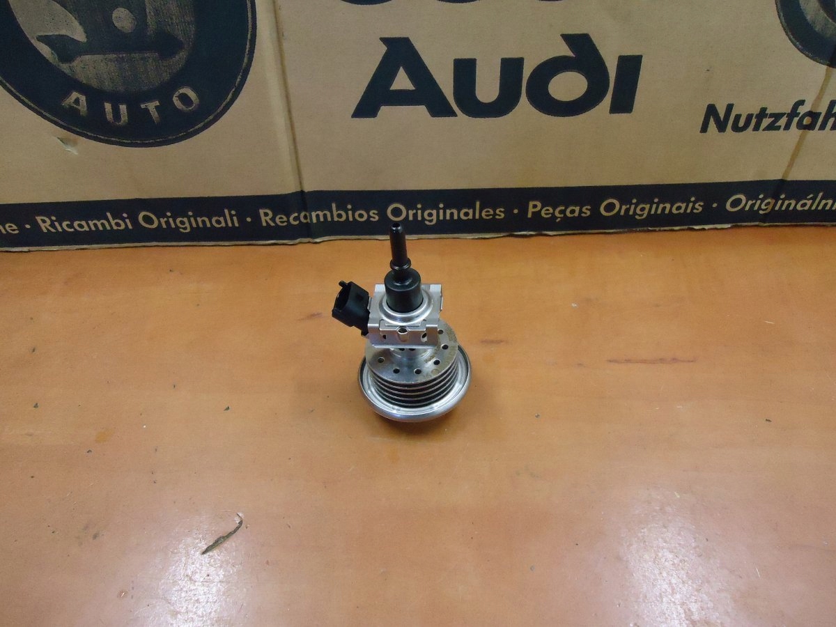 ADBLUE INJECTOR Q5 Q7 A8 TOUAREG 3C0121113C