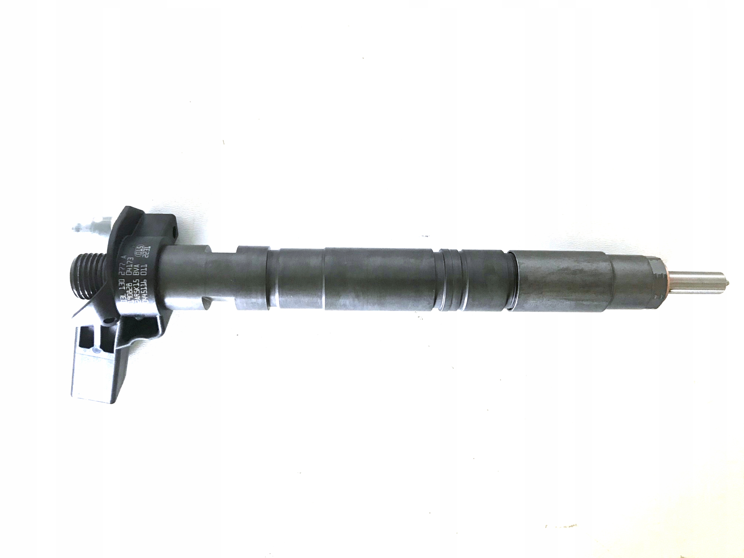 INJECTOR-E 0445116011 03L130277A 2.0 TDI NOVINKA