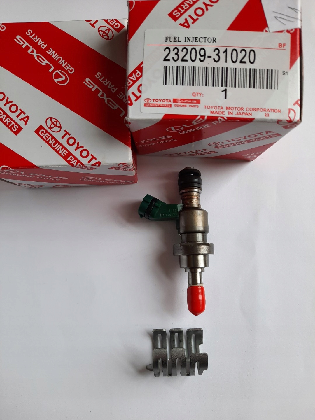 Vstrekovač LEXUS 2006-11 2320931020 NOVÝ originál